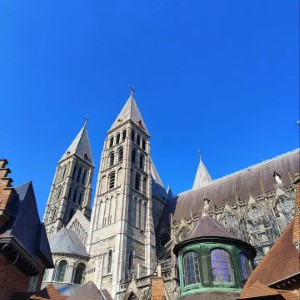 Tournai 🇧🇪 et Lille 🇫🇷 avec un du ciel bleu ‼️.#tournai #lille #france #belgium